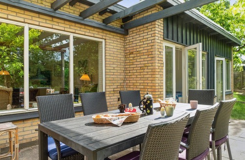 Fjellerup House | Pet friendly home in Glesborg with WiFi