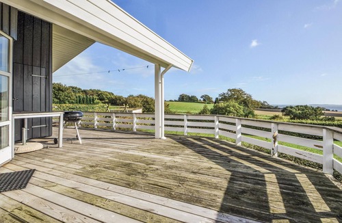 Hejlsminde Strand House | Pet friendly home in Hejls with sauna