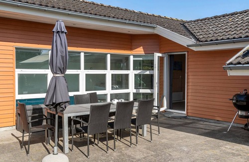 Hejlsminde Strand House | Pet-friendly home in Hejls with sauna
