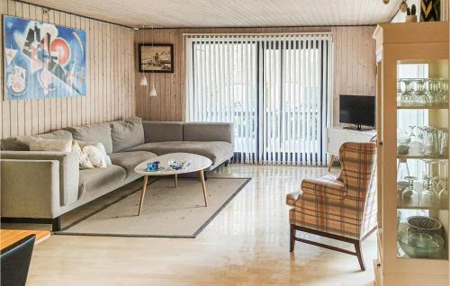 Hejlsminde Strand House | Pet Friendly Home In Hejls With Kitchen