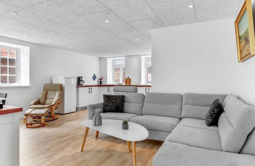 Hojer House | Pet friendly home in Højer with kitchen