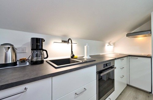 Kraljevec Sesvetski House | Pet friendly home in Paruzevina with sauna