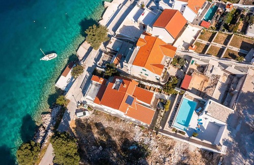 Grebastica House | Pet friendly home in Sparadici