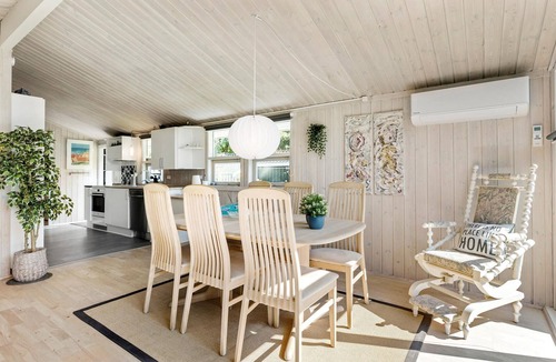 Bratten Strand House | Pet friendly home in Jerup with WiFi