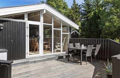 Bratten Strand House | Pet friendly home in Jerup with WiFi