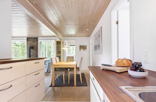 Ebdrup House | Pet friendly home in Kolind with WiFi