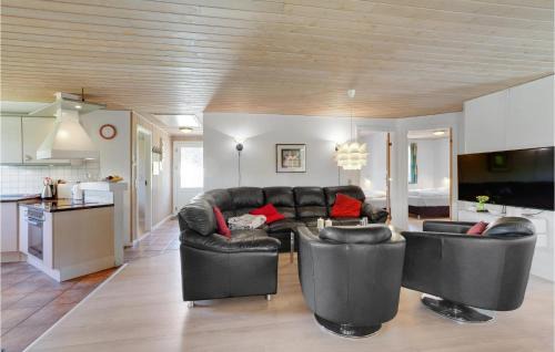 Trend House | Pet Friendly Home In Løgstør With Sauna