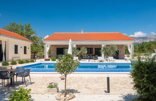 Razvode House | Pet friendly home in Oklaj with sauna