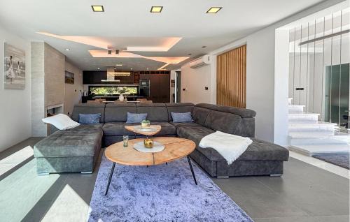 Rasopasno House | Pet Friendly Home In Rasopasno With Sauna