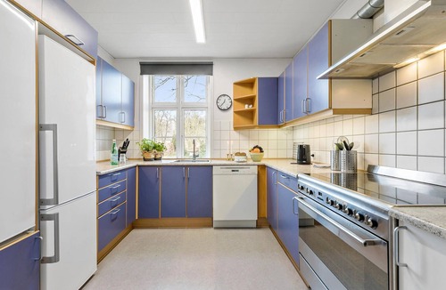 Ronde House | Pet friendly home in Rønde with kitchen