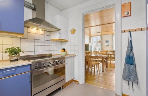 Ronde House | Pet friendly home in Rønde with kitchen