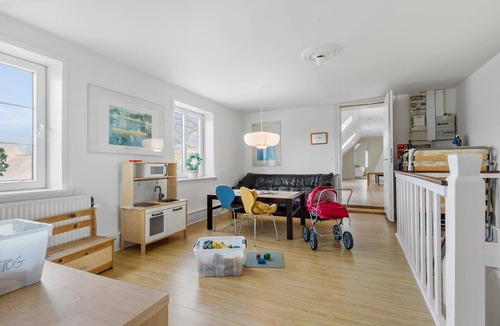 Ronde House | Pet friendly home in Rønde with kitchen