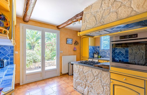 Roujan House | Pet friendly home in Roujan