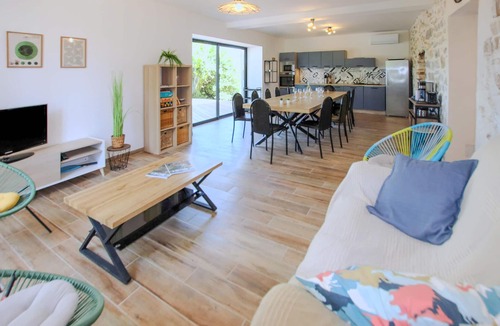 Ruoms House | Pet friendly home in Ruoms with private swimming pool, can be inside or outside