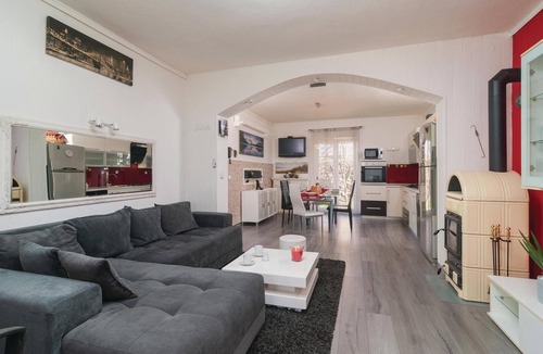 Srinjine House | Pet friendly home in Srinjine with sauna