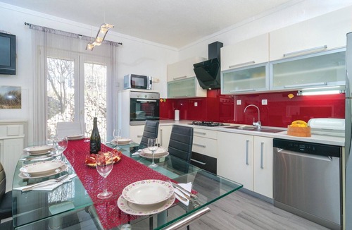 Srinjine House | Pet friendly home in Srinjine with sauna