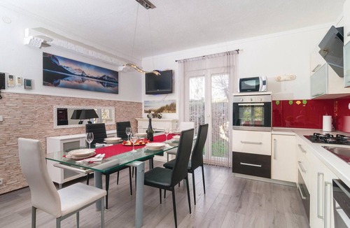Srinjine House | Pet friendly home in Srinjine with sauna
