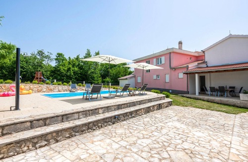 Lovrec House | Pet friendly home in Studenci