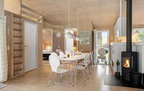 Grønhøj House | Pet Friendly Home In Saltum With Sauna