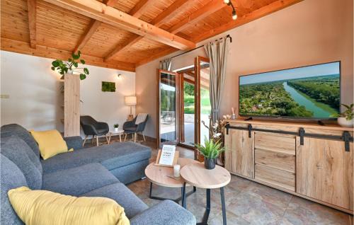 Petrinja House | Pet Friendly Home In Sisak With Sauna