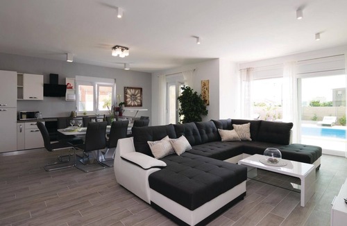 Sukosan House | Pet friendly home in Sukosan