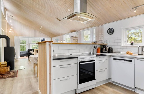 Skaven Strand House | Pet friendly home in Tarm with sauna