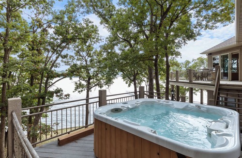 Lake Ozark House | Pet-Friendly Home In The Main Channel w/Breathtaking Sunsets & Lake Views
