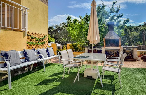 Mont Barbat House | Pet friendly home in Vidreres
