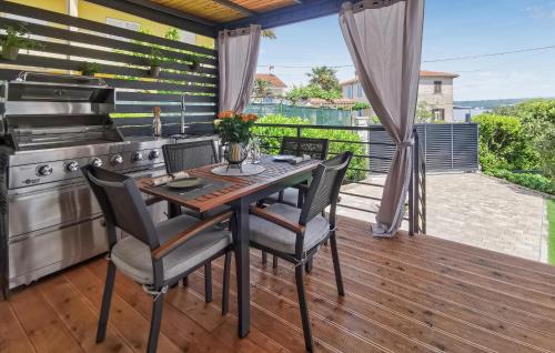 Vantacici House | Pet Friendly Home In Vantacici With Wifi