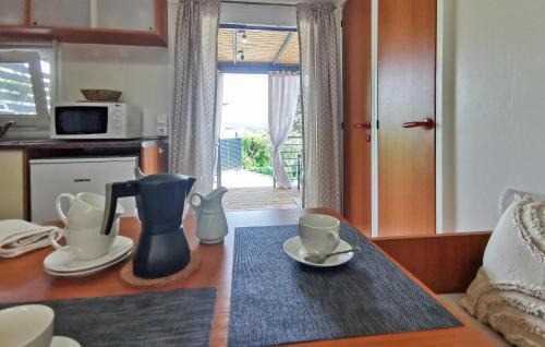 Vantacici House | Pet Friendly Home In Vantacici With Wifi