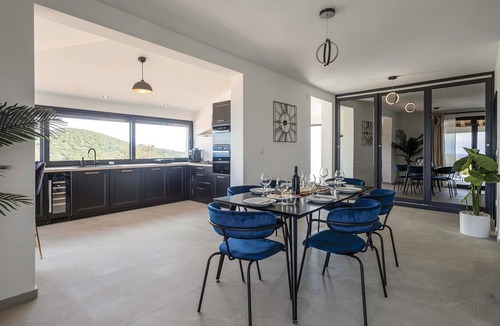 Zman House | Pet friendly home in Zman