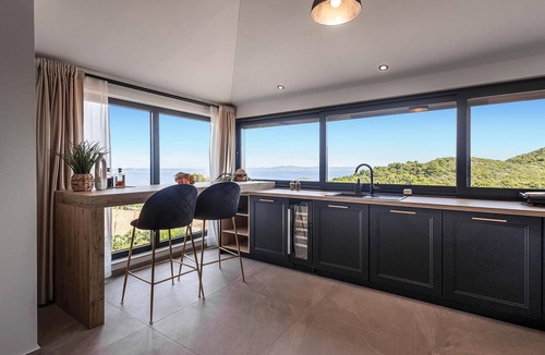 Zman House | Pet friendly home in Zman