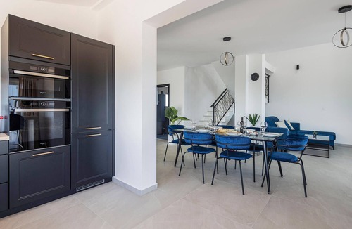 Zman House | Pet friendly home in Zman