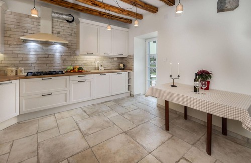 Zvonece House | Pet friendly home in Zvoneca