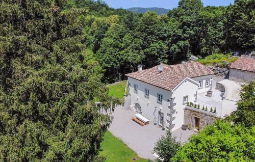 Zvonece House | Pet Friendly Home In Zvoneca