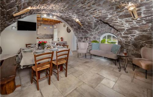 Zvonece House | Pet Friendly Home In Zvoneca