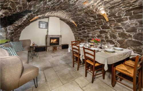 Zvonece House | Pet Friendly Home In Zvoneca