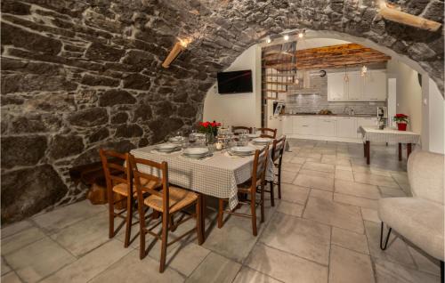 Zvonece House | Pet Friendly Home In Zvoneca
