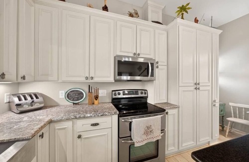 Galveston House | Pet-friendly home located near Seawall.