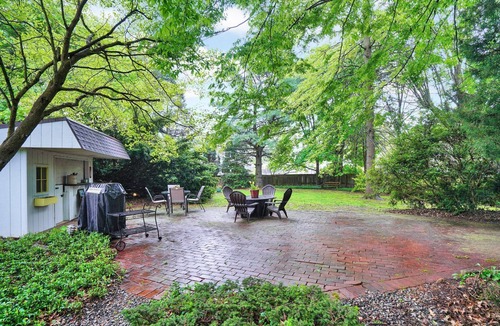 Columbia House | Pet Friendly Home Near Hershey & Gettysburg