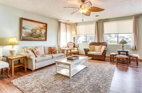 Farwell House | Pet Friendly Home on Lake with Dock, Firepit and More!