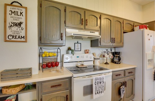 Sheldon House | Pet-Friendly Home: Patio & Yard in Sheldon