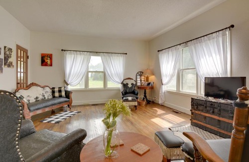 Sheldon House | Pet-Friendly Home: Patio & Yard in Sheldon