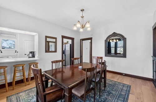 Belleville House | Pet Friendly Home—Smart TVs—King Beds—Free Parking