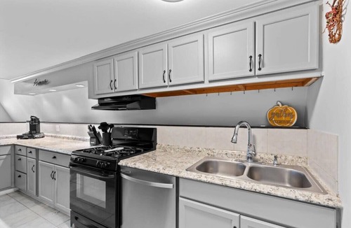 St. Augustine House | Pet-Friendly Home|Screened Deck & Yard, Near Beach