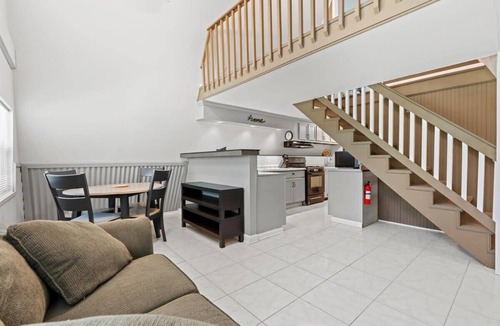 St. Augustine House | Pet-Friendly Home|Screened Deck & Yard, Near Beach