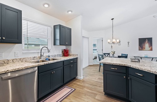 Wildwood Cottage | PET FRIENDLY HOME IN THE VILLAGE OF HAWKINS, CLOSE TO SAWGRASS GROVE, GOLF CART