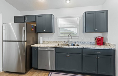 Wildwood Cottage | PET FRIENDLY HOME IN THE VILLAGE OF HAWKINS, CLOSE TO SAWGRASS GROVE, GOLF CART