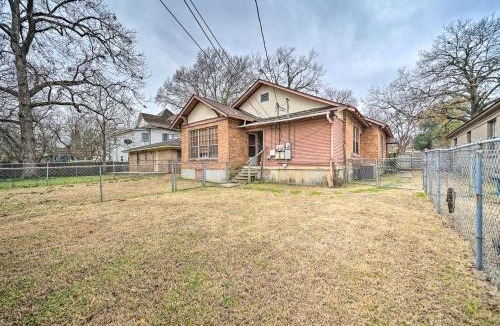 Texarkana House | Pet-Friendly Home w/Fenced Yard in Texarkana