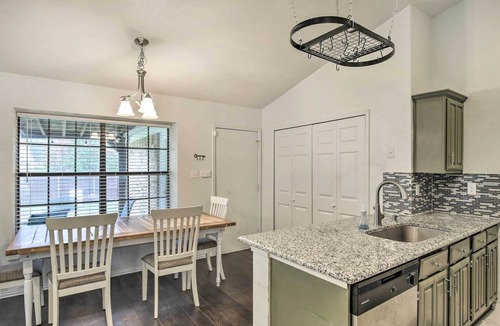 Allen House | Pet-Friendly Home w/ Indoor Putting Green!